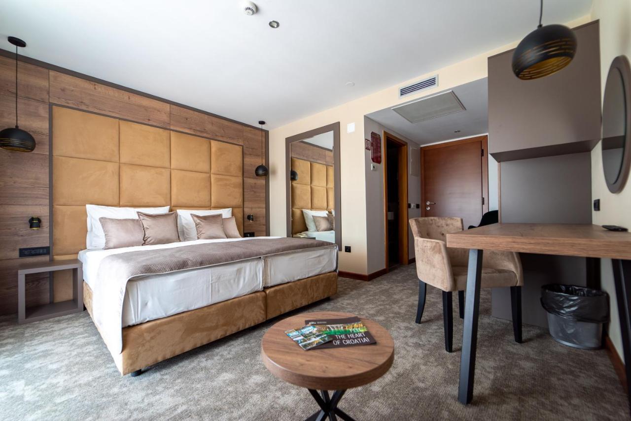 Hotel Mirjana & Rastoke Slunj Exterior photo